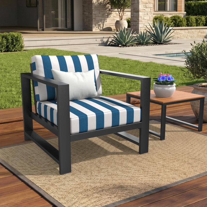 Coussin de chaise d'extérieur à assise profonde Donnely Sunbrella®, 26 po x 30 po, Sunbrella® régate Cabana