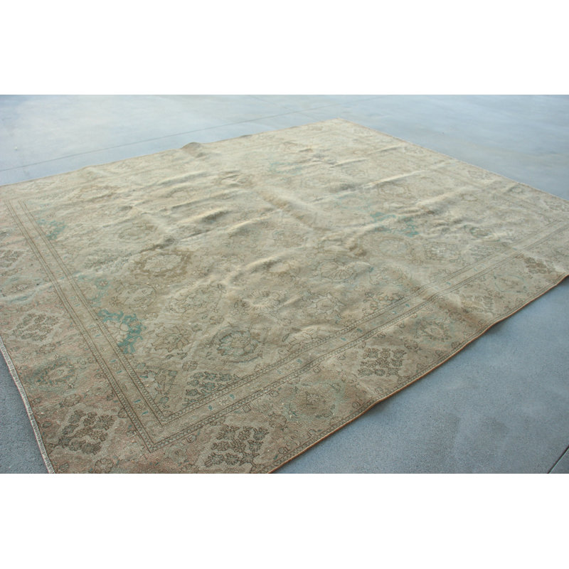 Tapis turc rétro surdimensionné à la main avec un design bohémien idéal pour rehausser le décor du salon