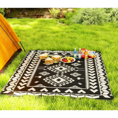 Outdoor Camping Carpet Mat, 120.1" X 95.7" Reversible Rug In Black And White Rhombus Patchwork, Made Of 310G/M Polypropylene, Lightweight Foldable With Carry Bag Portable Double - Sided Patio For