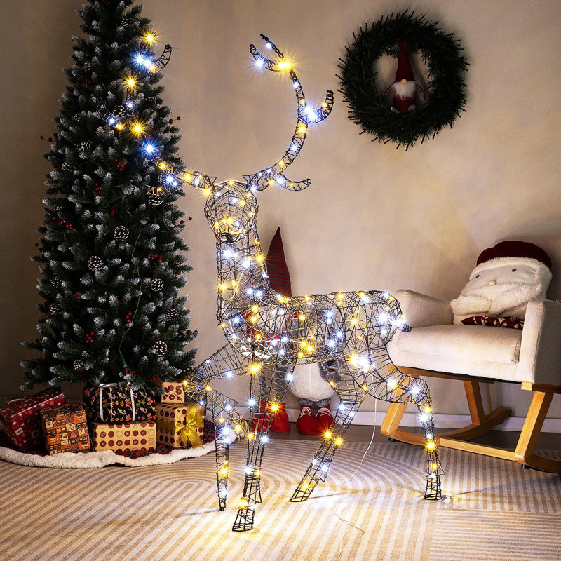 Renne de Noël Dakota Fields avec lumières en rotin pré-éclairées avec grands bois et 170 lumières DEL