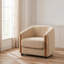 Fauteuil d'appoint moderne incurvé en forme de tonneau avec panneaux latéraux verticaux en bois massif, fauteuil rembourré en polaire douce avec coussin d'assise amovible, fauteuil lounge ergonomique-1923829873