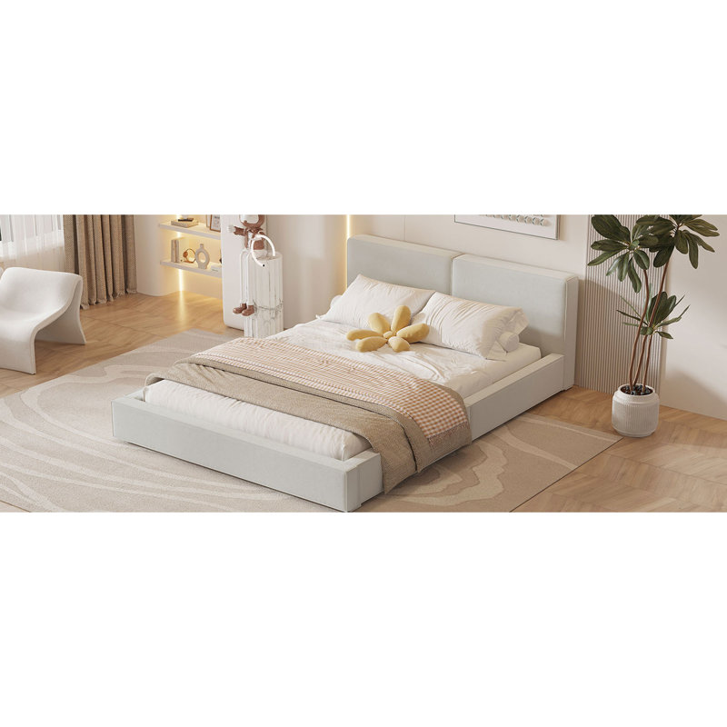Grand lit plateforme tapissier beige avec structure solide pour un lit confortable et élégant en velours, Beige