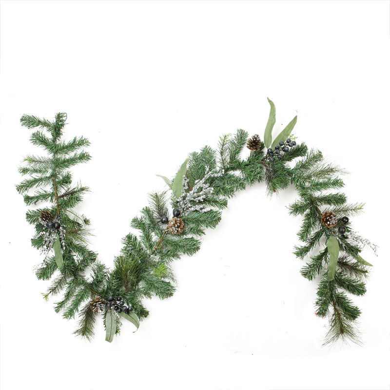 Guirlande de Noël artificielle 6 pi x 12 po pin et bleuets