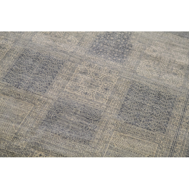 Signature Wool Oriental Area Rug