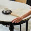 Table et chaise de salle à manger ovales-106446212