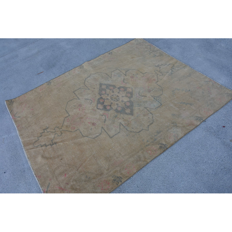 Tapis beige en laine à motif patchwork rétro 54,3 x 68,5 po
