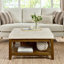 Grande table basse rembourrée en lin capitonné avec tablette en bois de hêtre