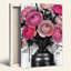 Art floral sur toile en forme de pot de fleurs roses et renoncules roses-426243859