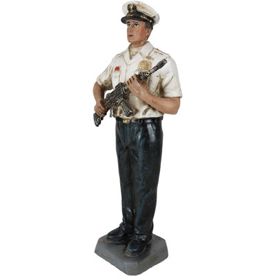 Breakwater Bay, patriotique, marine, marin, uniforme, portant un fusil, figurine de branche militaire américaine