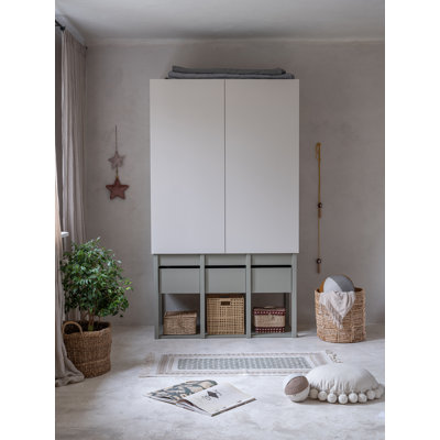 Rillia Wardrobe