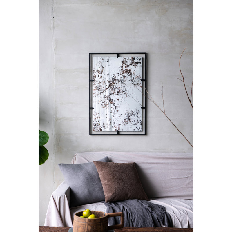 Miroir mural 32 po x 22 po avec cadre en métal antique