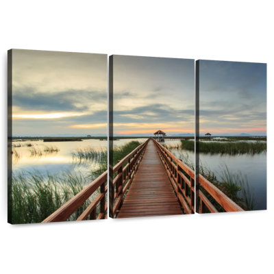Aletra Lotus Lake Bridge