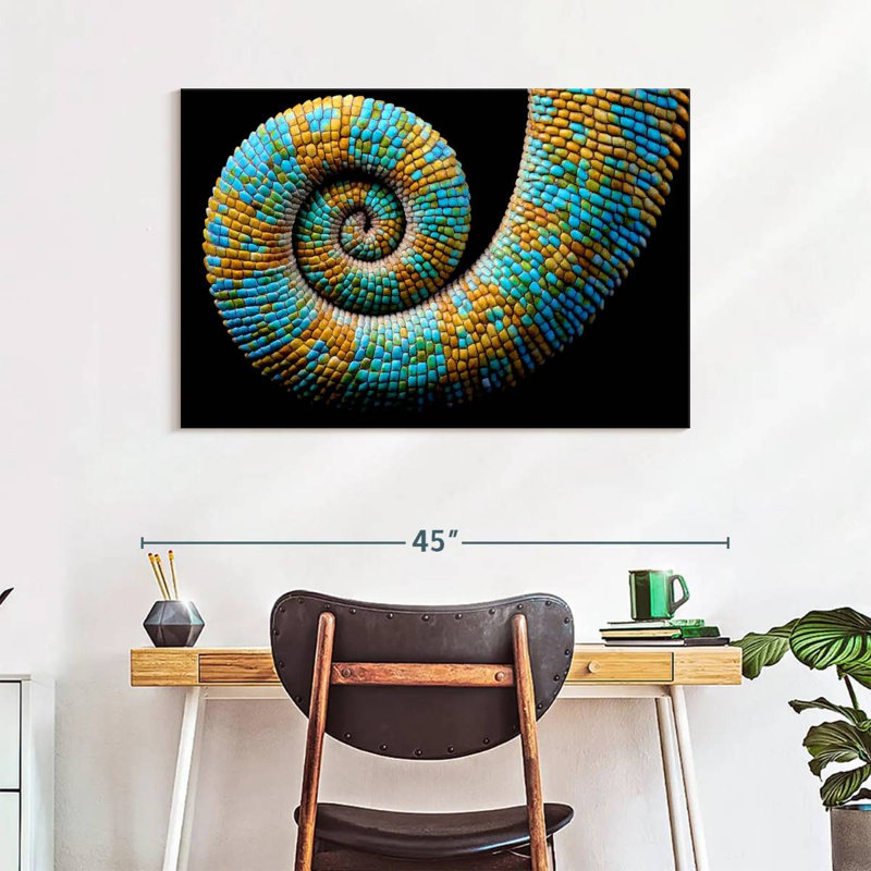 Brampt Curled Chameleon, 26" H x 39" W