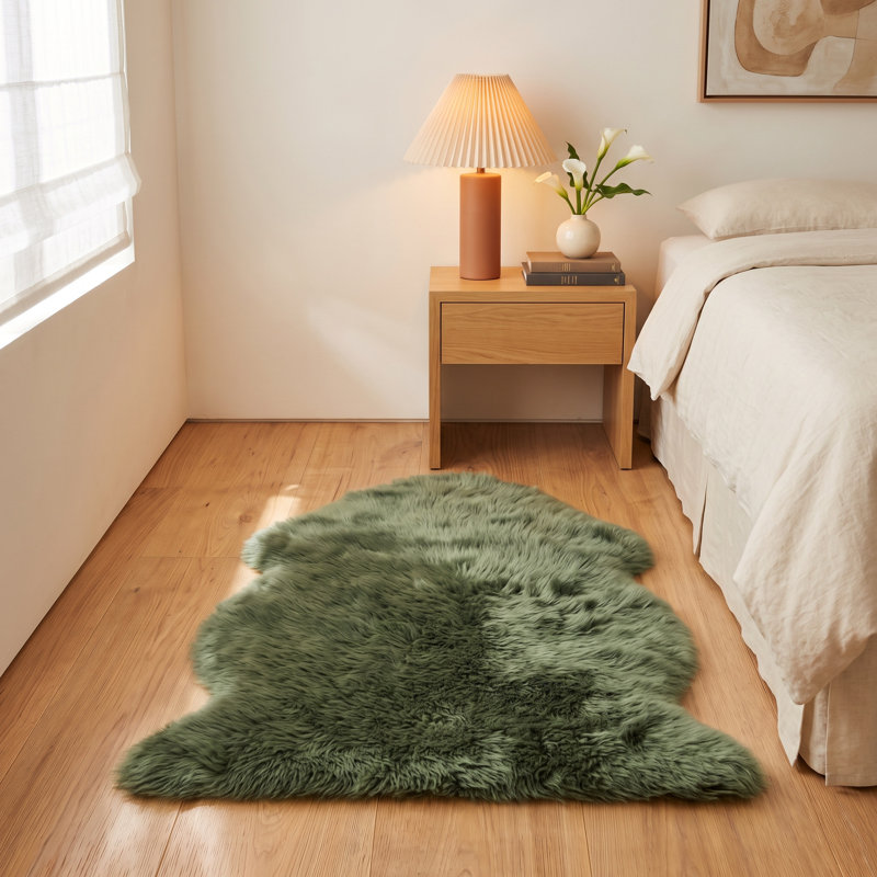 Gunnar Sheepskin Area Rug in Green