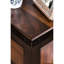 Table de chevet de chambre à coucher en bois massif avec poignées carrées et finition multicolore pour un look contemporain en bois de style transitionnel, 2 tiroirs