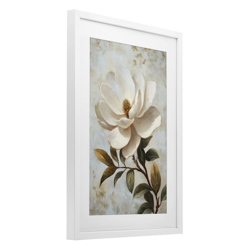 «Open White Magnolia Flower», reproduction imprimée sous verre encadrée par Petal Prints Design, H 20 po x l 14 po