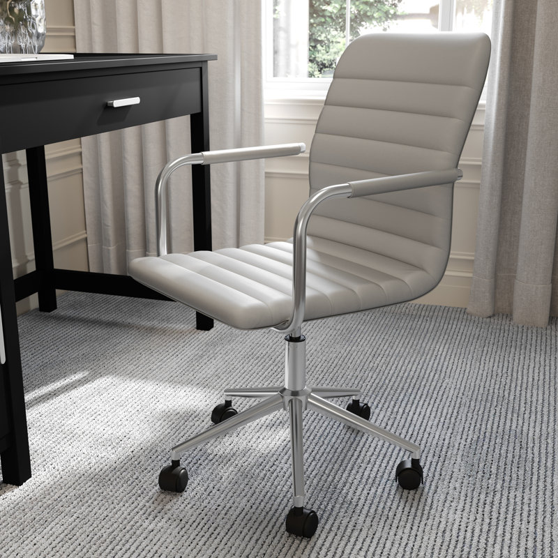 Fauteuil de bureau pivotant avec accoudoirs intégrés Martha Stewart Taytum, Gris, Nickel poli