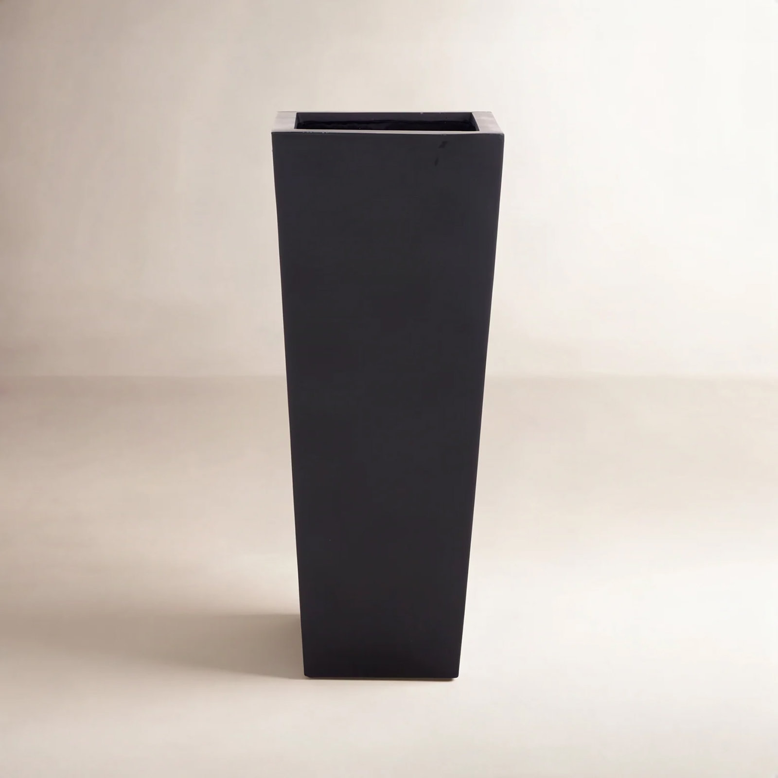 Paloma Planter, Black