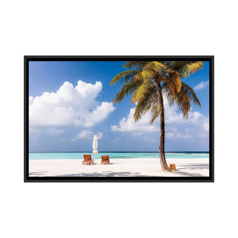 «Sunchairs on a Beach», H 18 po x l 26 po x P 1,5 po, Toile avec cadre noir