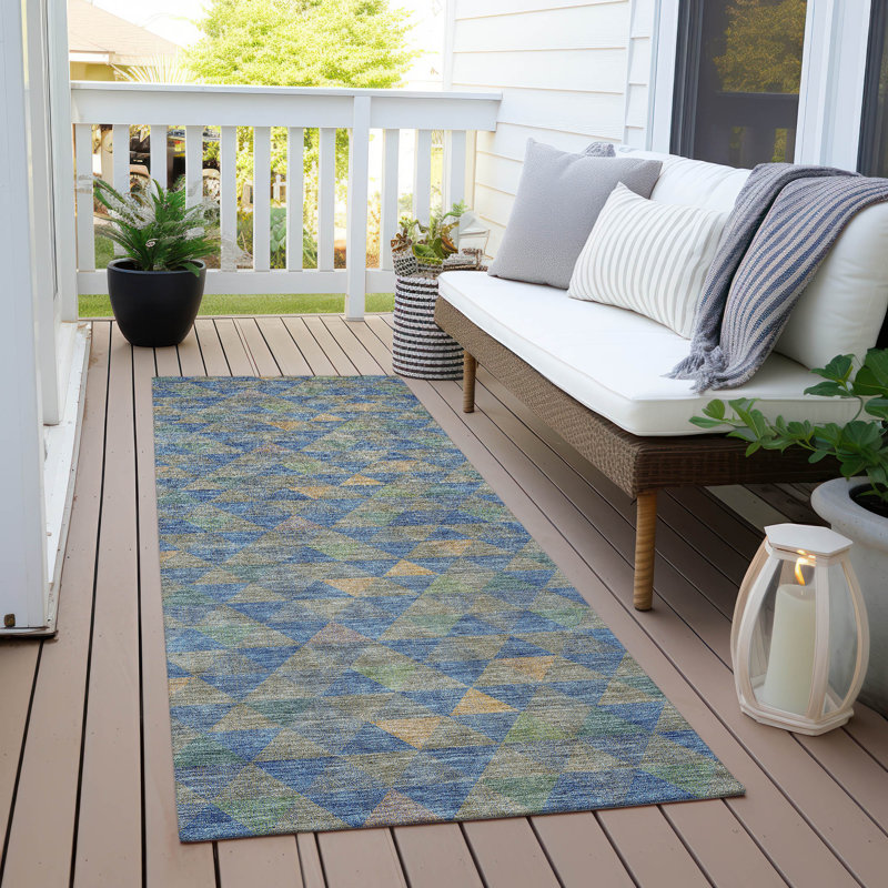 Tapis intérieur / extérieur en polyester tissé à la machine Itzayana, Tapis de couloir 2 pi 3 po x 7 pi 6 po