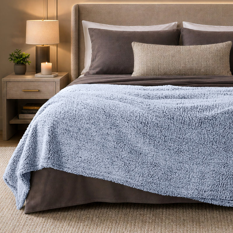 Couverture Cozy Faux Shearling, Pointe bleu foncé, Simple/Simple TG