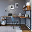 Bureau d'étude moderne en L avec bibliothèque et conception murale, finition noyer | Panneau de particules 100% enduit de mélamine, 78,7 po x 28,3 po x 23,6 po | Pieds en métal thermolaqué électrostatique durable, beaucoup de rangement et un look élégant