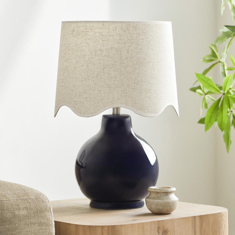 Lampe de table Canvey Maura, Marine, Beige, H 22 po x l 15 po x P 15 po