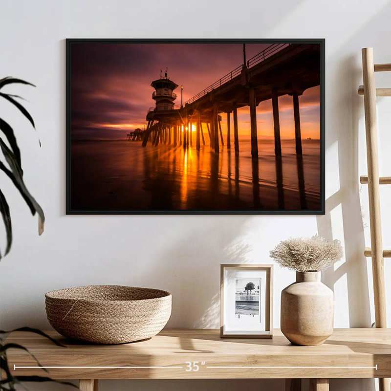 Coucher de soleil à Huntington Beach Pier, 25 po x 17 po, Cadre flottant noir