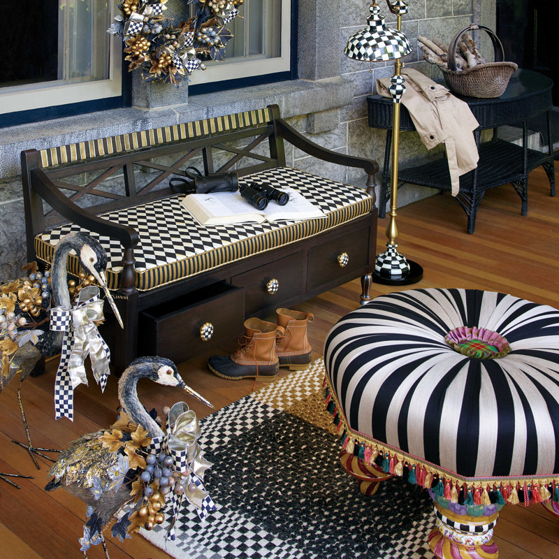Courtly Farmhouse Floor Lamp