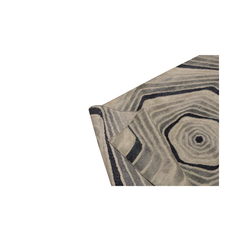 Canterbury Geometric Area Rug in Gray