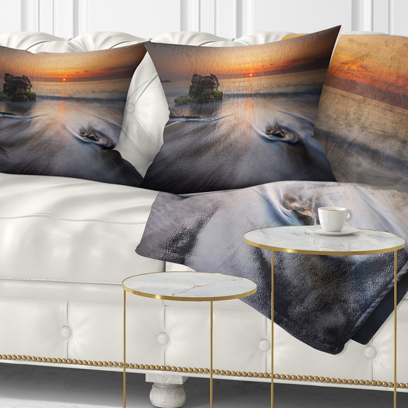 Coussin de mer tempête de mer avec vagues urgentes, Square 16" x 16"