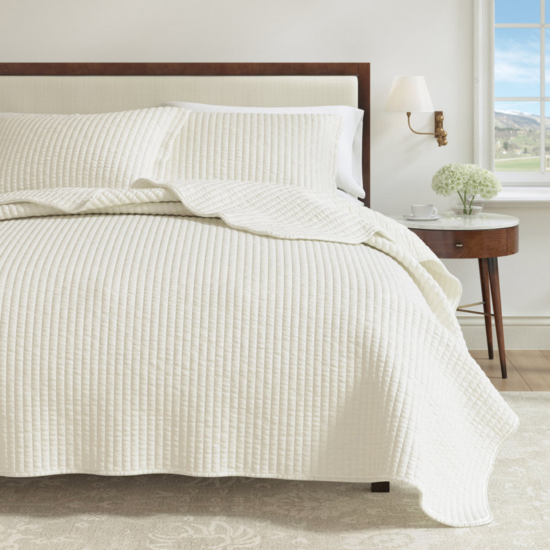 Whisper White Reversible Full/Queen Microfiber Quilt Set with Shams
