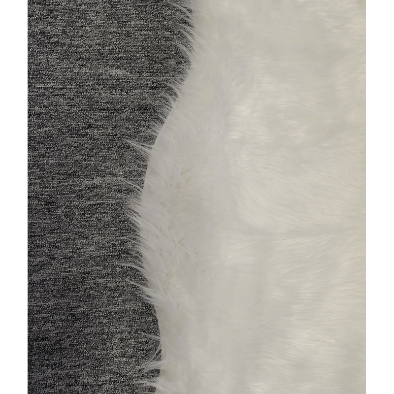 Indoor Rug, Novelty 2' x 6'