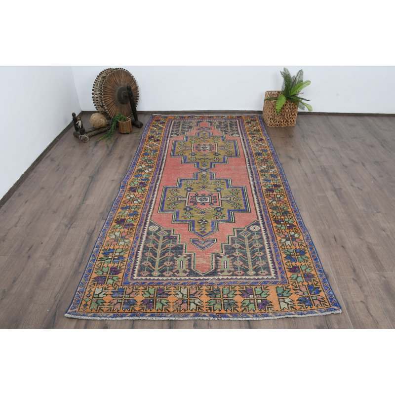 Tapis rouge classique en laine 53,5 x 102,4 po Classic