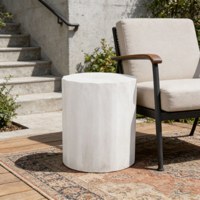 Table d'appoint d'extérieur en béton léger