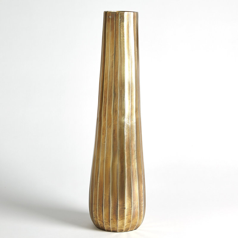 Vase rond en laiton antique, H 27,5 po x l 7,5 po x P 7,5 po