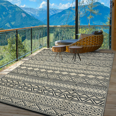 Boho Outdoor Mats Plastic Straw Rug Waterproof Vintage Washable Outdoor Rug for Garden Backyard Picnic Camping RV Deck Beach Trailer