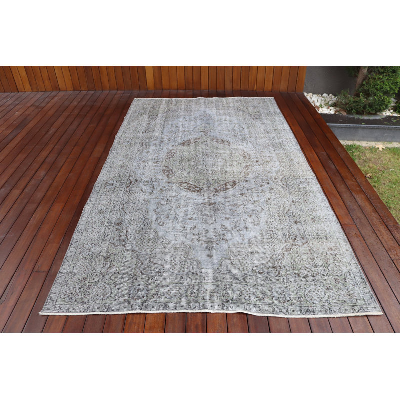 Tapis turc rétro tissé à la main dans des tons de gris pour une décoration intérieure élégante