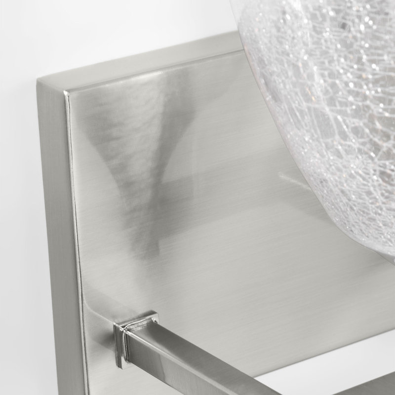 Applique murale de salle de bain 3 lumières Toffino au fini nickel brossé avec abat-jour en verre transparent craquelé