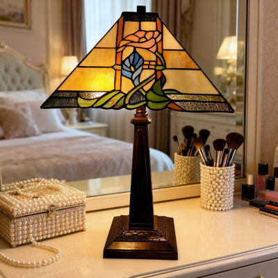 Lampe de table de style Tiffany avec abat-jour en vitrail à motif floral, décor rétro fabriqué à la main pour la chambre à coucher ou le salon