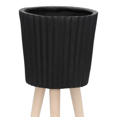 Includes plant rack flower pots