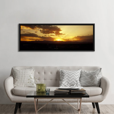 «Silhouette of Mountains at Sunrise, Denver, Colorado», reproduction de photo sur toile tendue