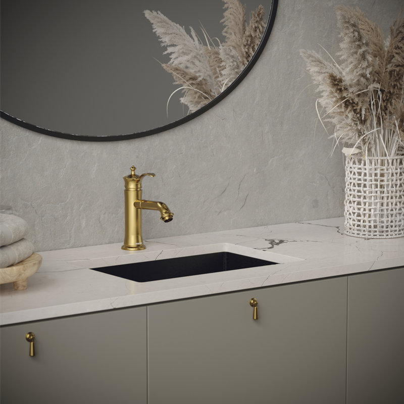 Single-Hole Single-handle Bathroom Faucet with Drain Assembly, Gold