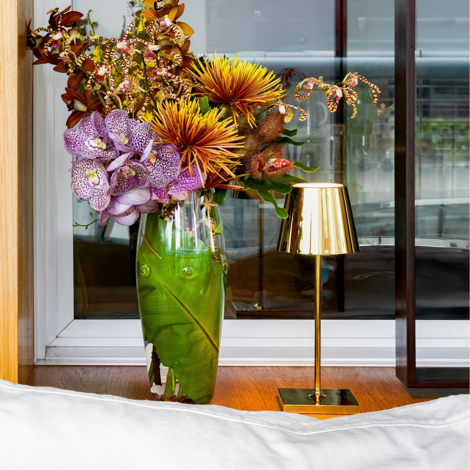 Poldina Table Lamp, Glossy Gold