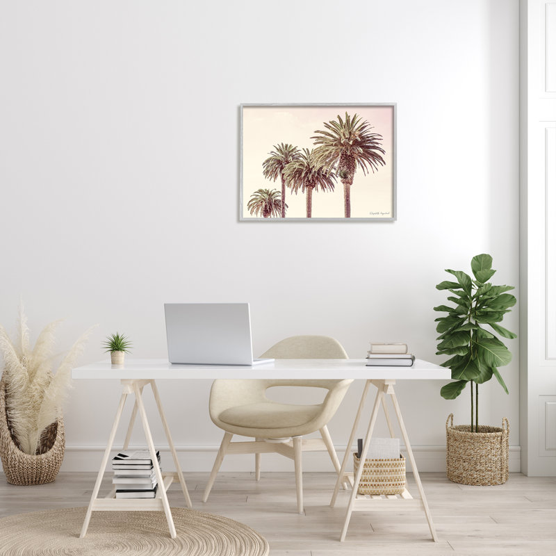 «Tropical Palm Trees Sun Bleached Summer Sky Stretched», art mural par Elizabeth Urquhart, H 24 po x l 30 po