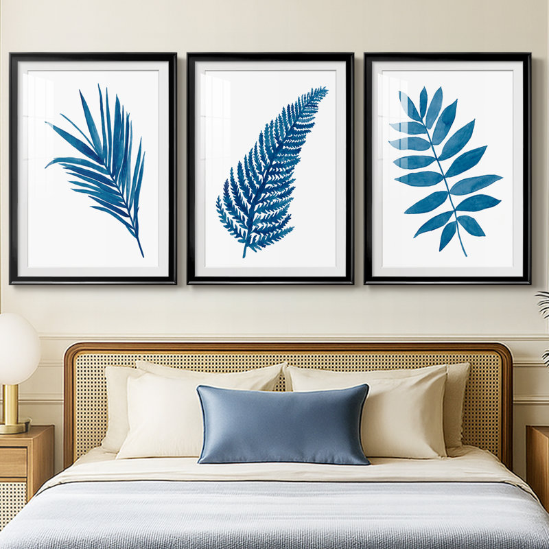 Indigo Botanica III - reproduction sur mesure encadrée de qualité supérieure - 3 pièces, H 21 po x l 30 po