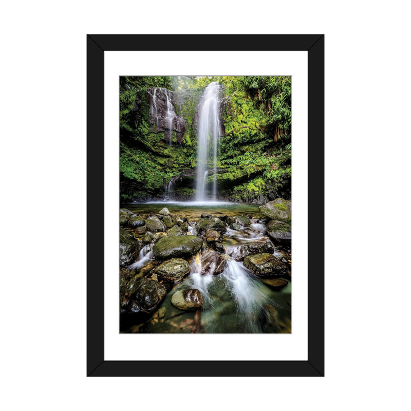 Cascade de Porto Rico - impression d'art mural - papier d'art encadré, H 24 po x l 16 po, Noir