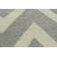 Tapis intérieur / extérieur argenté fait à la main Chevron Dhurrie