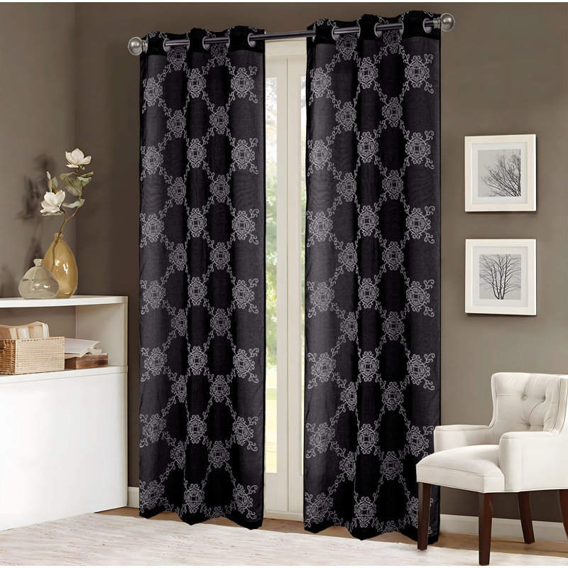 Paire de rideaux semi-transparents brodés Doveon, Noir, L 36 po x L 84 po