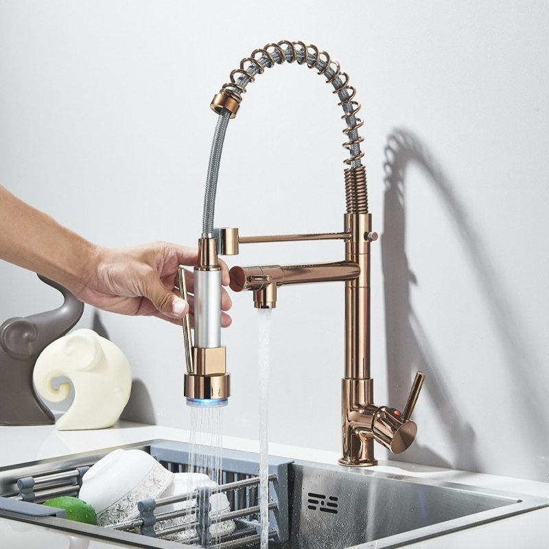 Robinet de cuisine pré-rinçage à DEL or rose Mosson avec douchette extractible et bec auxiliaire